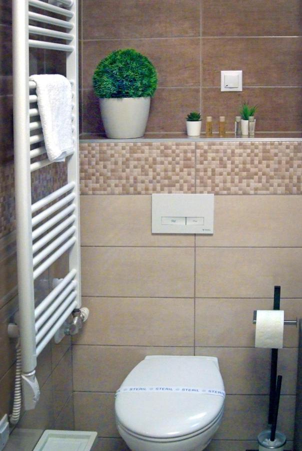 Victoria Apartman Kecskemet Exterior photo